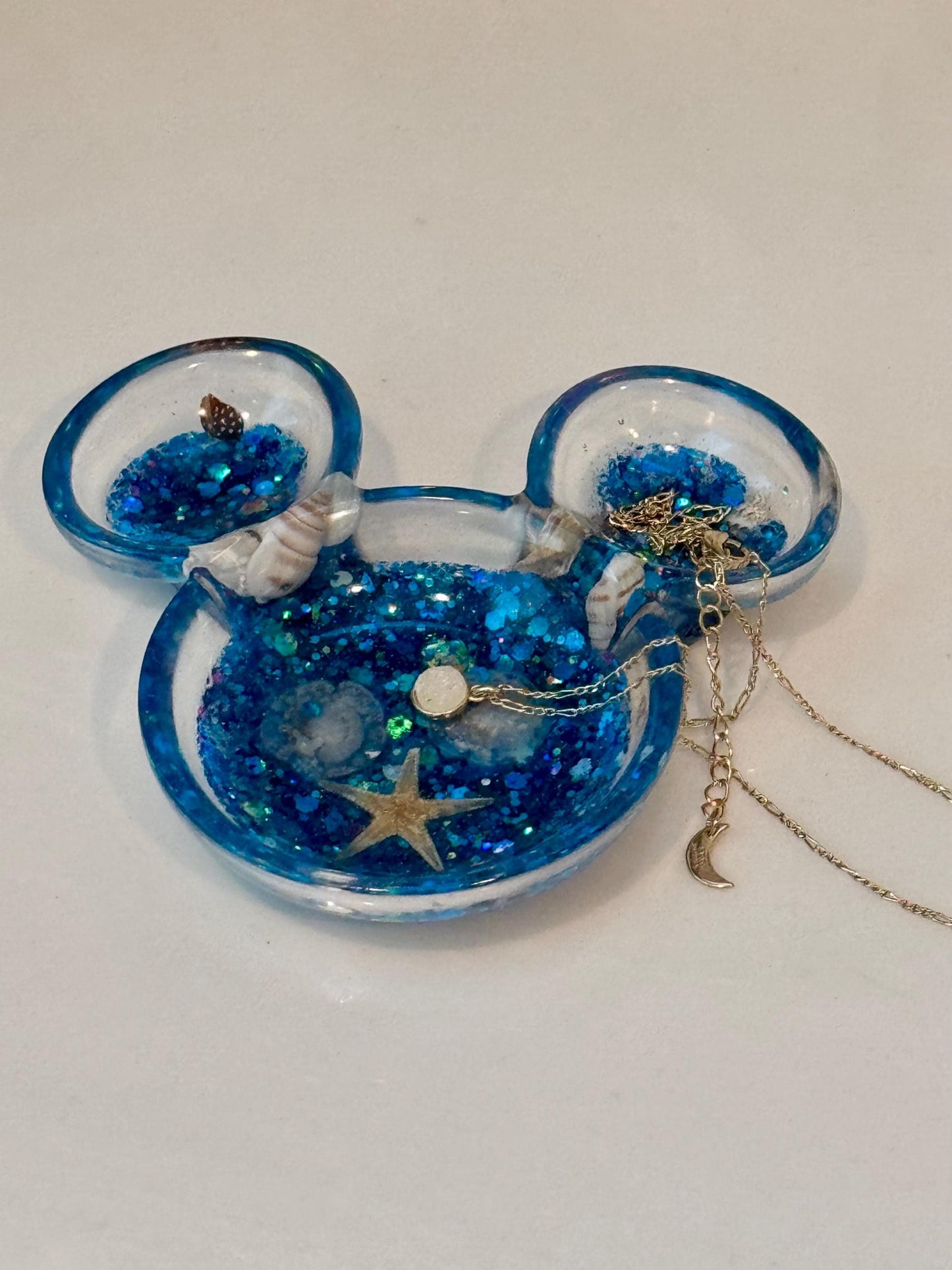 Ocean Dreams Mini Trinket Tray – Handmade Resin Jewelry Dish with Starfish & Shell Accents