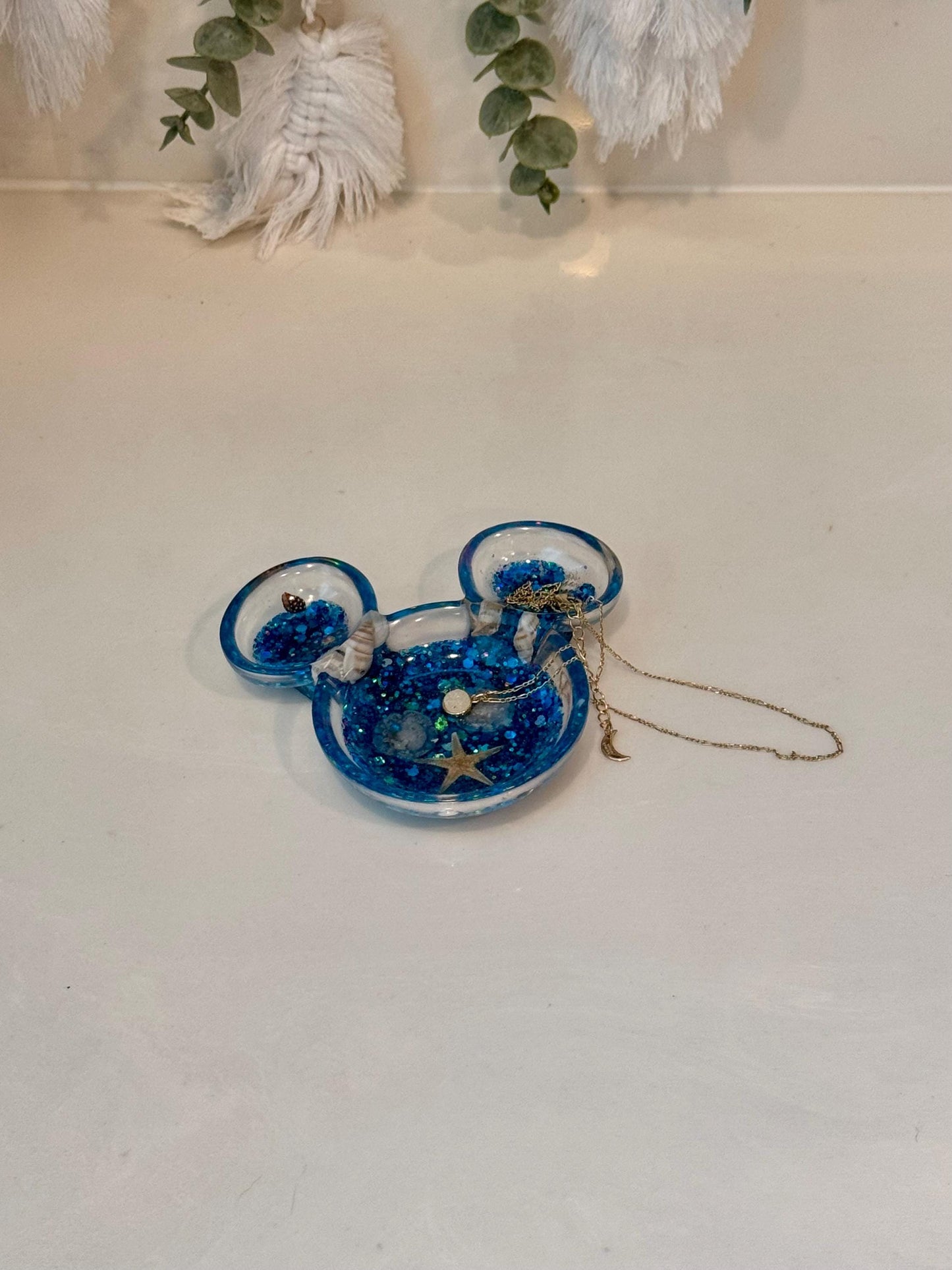 Ocean Dreams Mini Trinket Tray – Handmade Resin Jewelry Dish with Starfish & Shell Accents