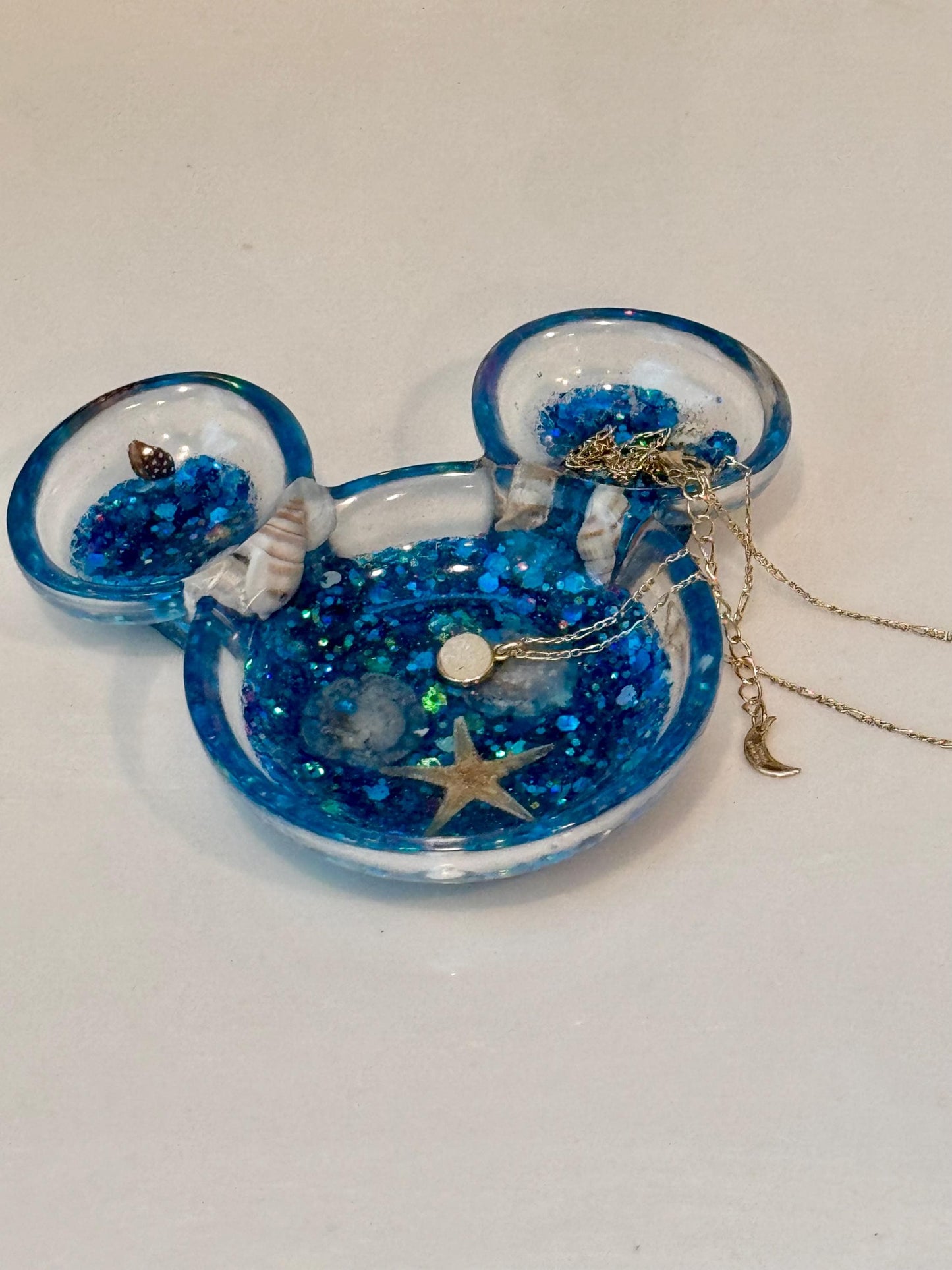Ocean Dreams Mini Trinket Tray – Handmade Resin Jewelry Dish with Starfish & Shell Accents