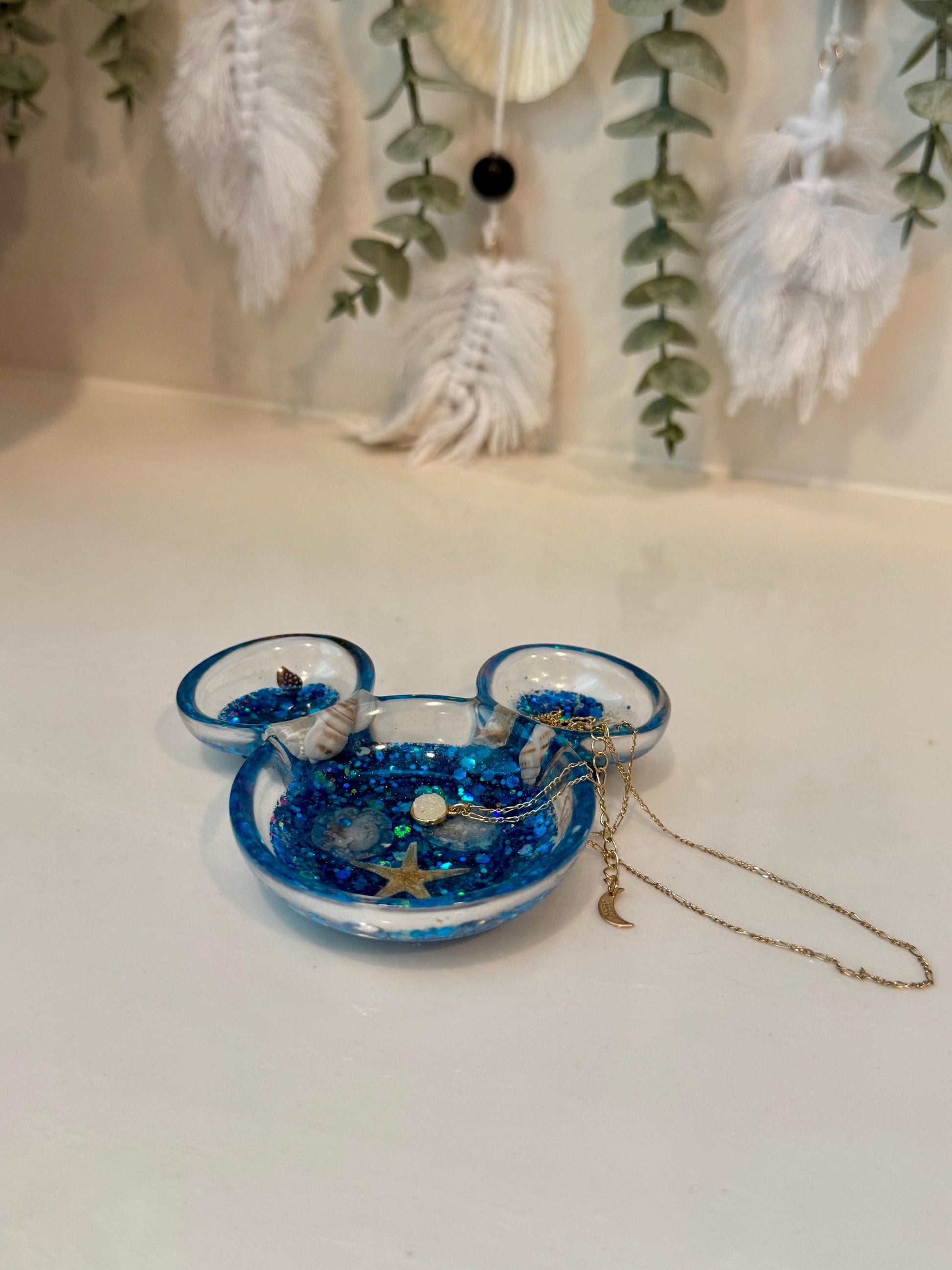 Ocean Dreams Mini Trinket Tray – Handmade Resin Jewelry Dish with Starfish & Shell Accents