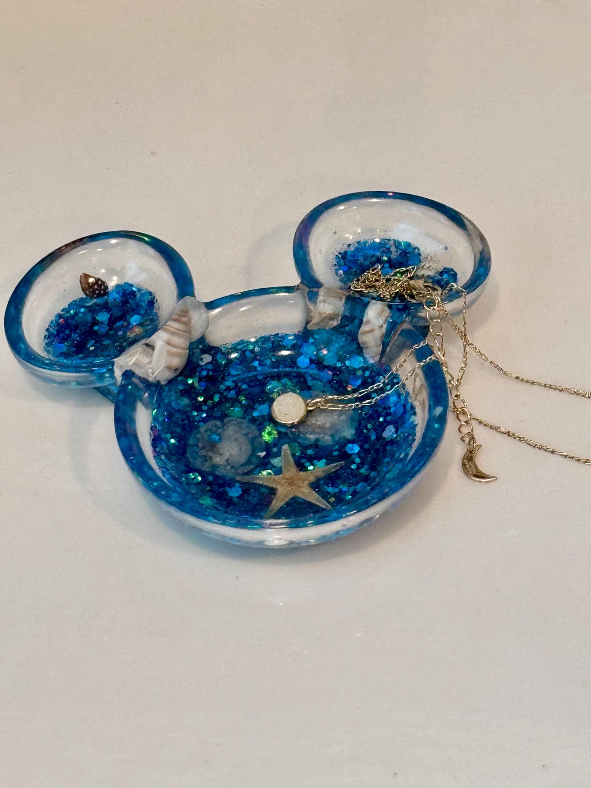 Ocean Dreams Mini Trinket Tray – Handmade Resin Jewelry Dish with Starfish & Shell Accents
