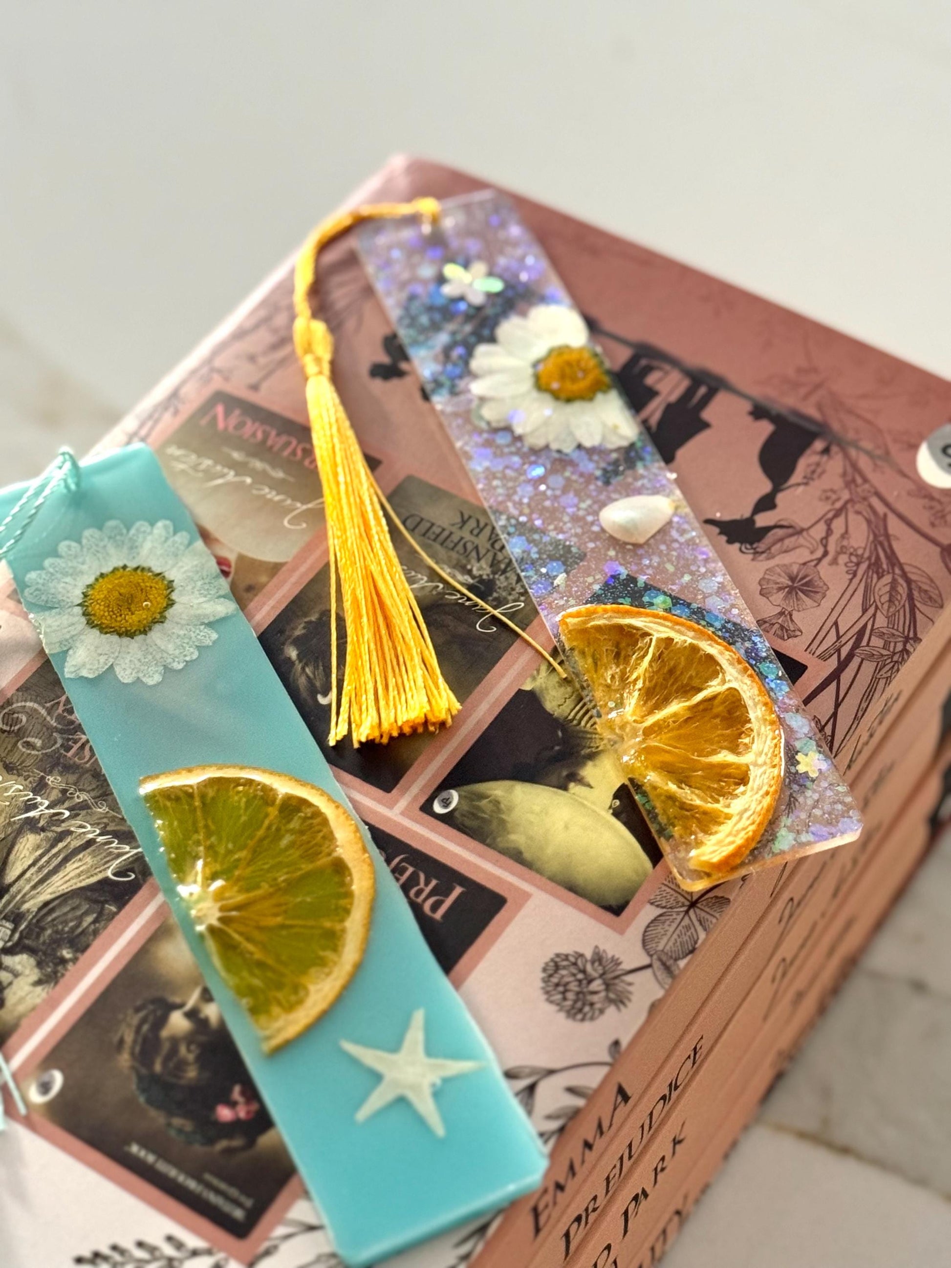Citrus Pressed Daisy Resin Bookmark with Tassel, Dried Orange Slice in Aqua or Glitter Resin, Cute Summer Bookmark Gift for Book Lovers