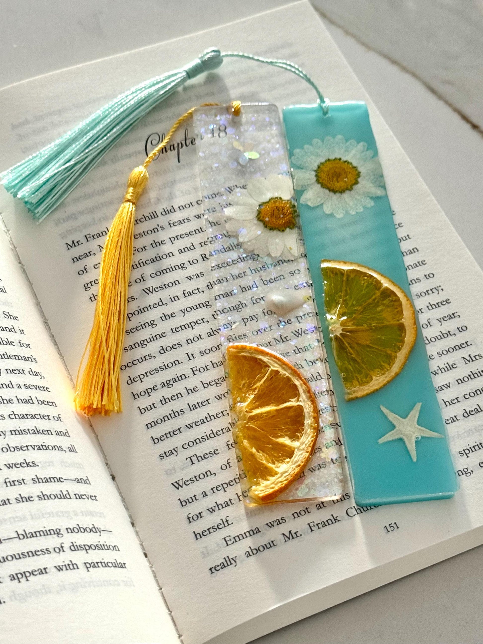 Citrus Pressed Daisy Resin Bookmark with Tassel, Dried Orange Slice in Aqua or Glitter Resin, Cute Summer Bookmark Gift for Book Lovers