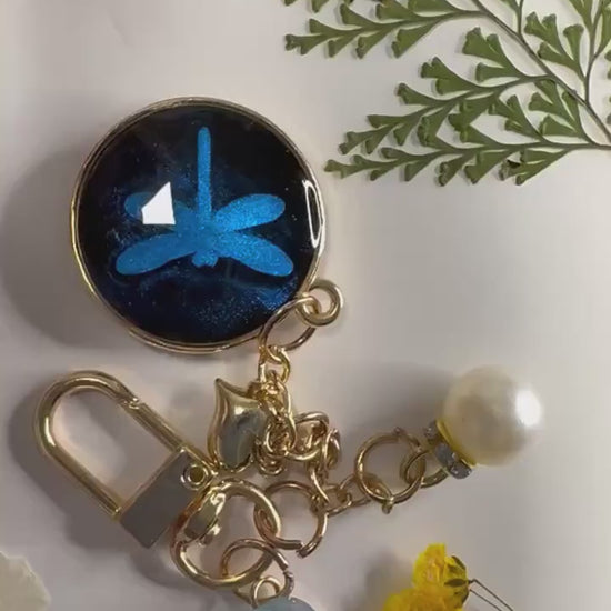 Handmade Dragonfly Resin Keychain – Unique Gifts | Resin Jewelry | Cute Accessory